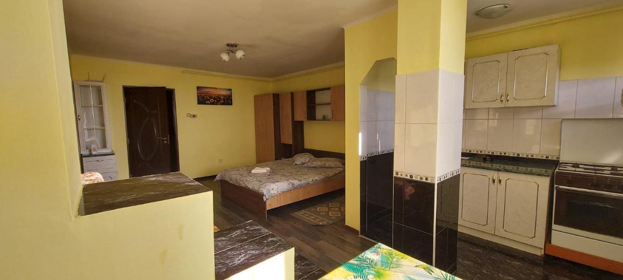 Flora Apartament Apartman Máréfalva Kültér fotó